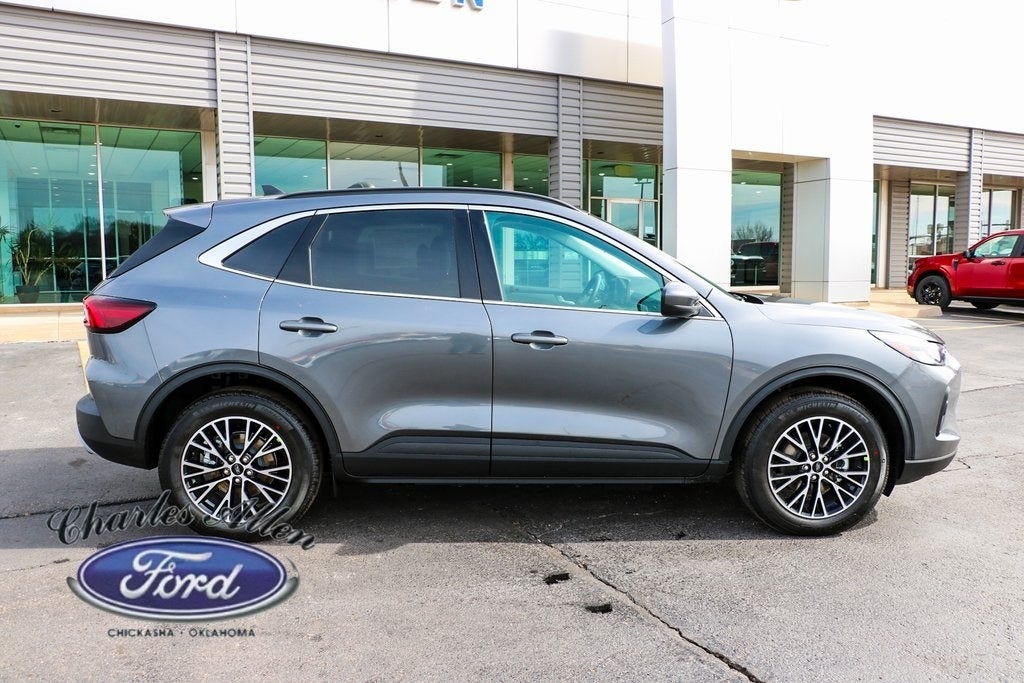 2025 Ford Escape Plug-In Hybrid Base