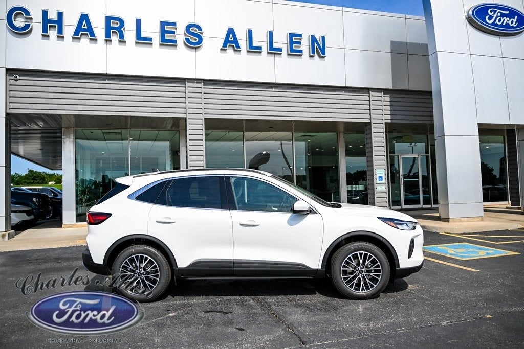 2025 Ford Escape Plug-In Hybrid Base