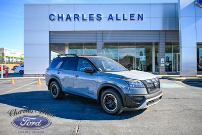 2024 Nissan Pathfinder SV