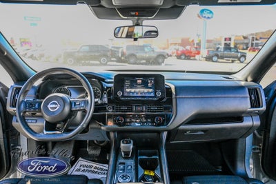 2024 Nissan Pathfinder SV