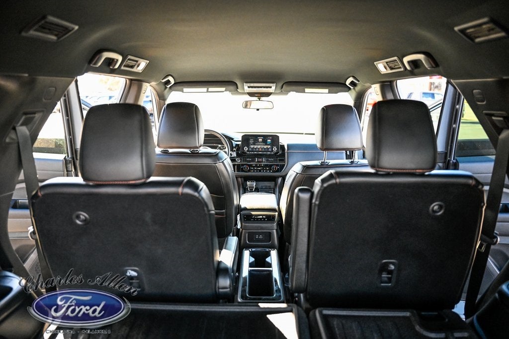 2024 Nissan Pathfinder SV